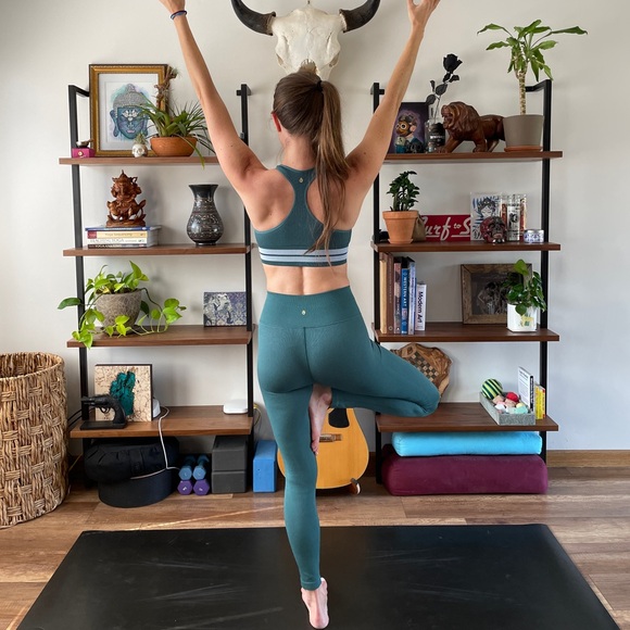 EUC Spiritual Gangster Seamless Bra & Legging Set - Picture 4 of 5